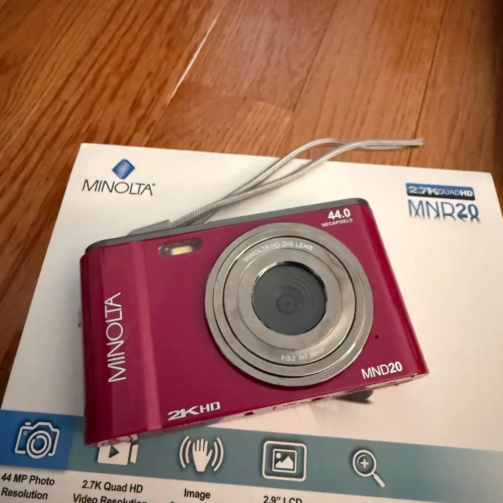 Digital Camera with 44.0 Megapixels